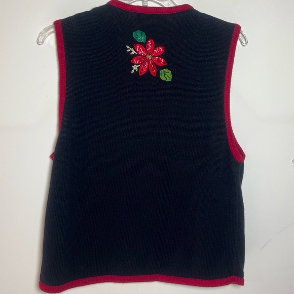 Vintage Size L Black Sleeveless Embroidered Beaded Christmas Poinsettia Vest - Picture 2 of 4